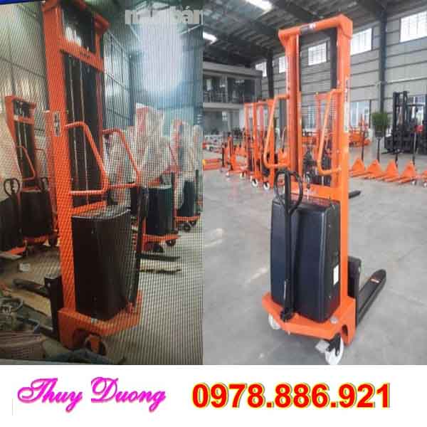 Xe nâng bán tự động 2000kg