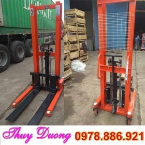 Xe nâng tay cao 2 tấn tại Hà Nội